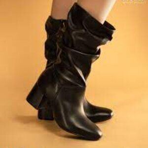 Paula Ferber Slouchy Leather Boots size 37  NWT